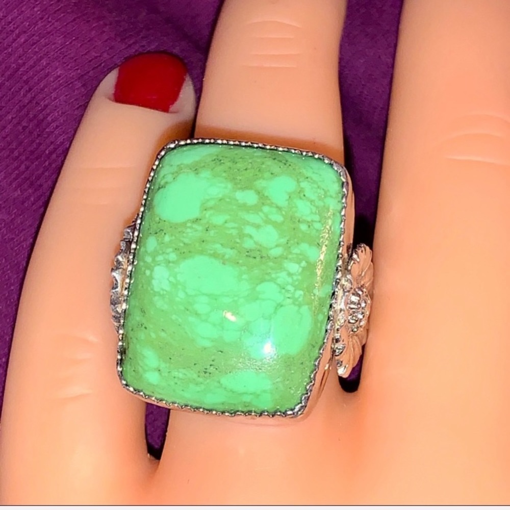 Pure Royston Green Turquoise, worn by beautiful women all over the world. - Picture 3 of 16